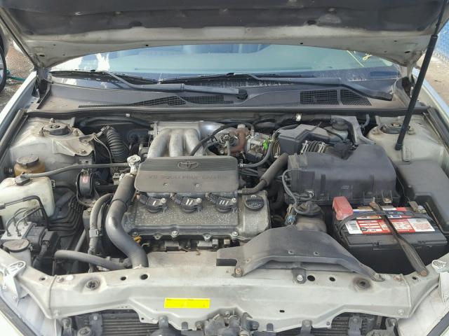 4T1BF32K82U024397 - 2002 TOYOTA CAMRY LE ვერცხლისფერი ფოტო 7