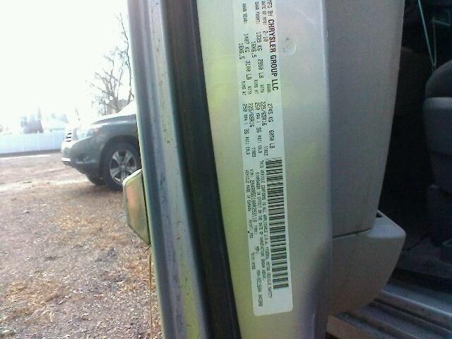 2A4RR5D10AR253110 - 2010 CHRYSLER TOWN & COU SILVER photo 10