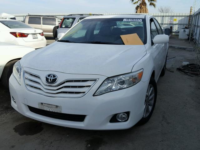 JTNBK3EK2A3047301 - 2010 TOYOTA CAMRY SE WHITE photo 2