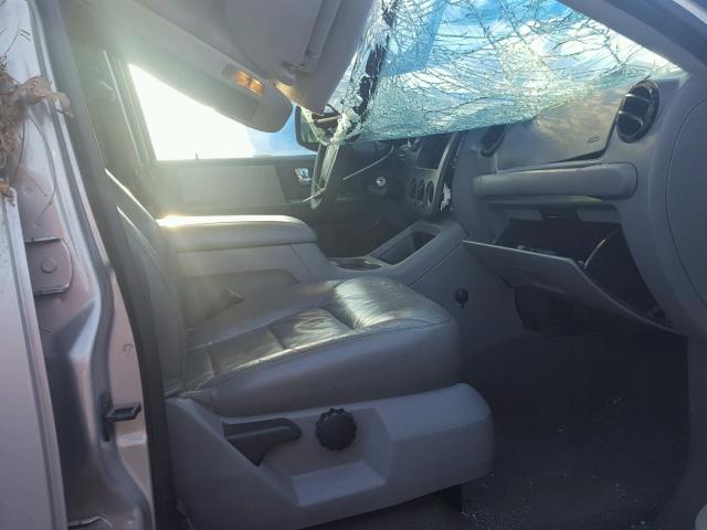 1FMPU15536LA25748 - 2006 FORD EXPEDITION SILVER photo 5