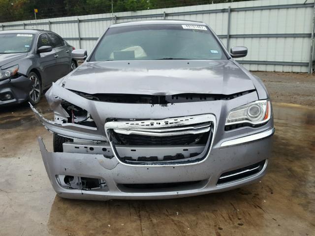 2C3CCAAG9EH181290 - 2014 CHRYSLER 300 SILVER photo 9