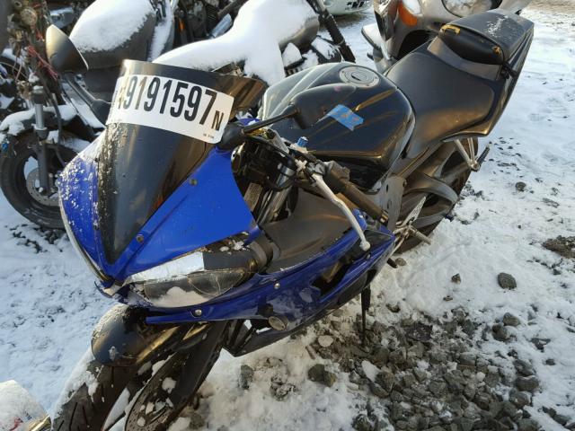 JYARJ06E36A031846 - 2006 YAMAHA YZFR6 L BLUE photo 2