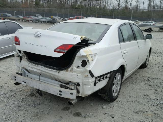 4T1BK36B98U299758 - 2008 TOYOTA AVALON XL WHITE photo 4