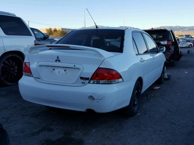 JA3AJ26E25U016442 - 2005 MITSUBISHI LANCER ES WHITE photo 4