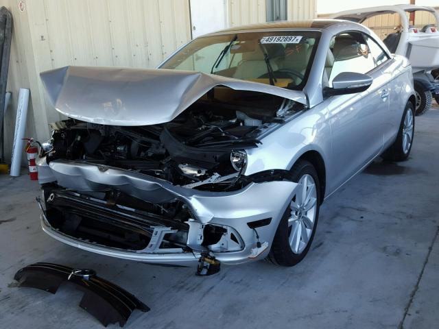 WVWBW7AHXCV001507 - 2012 VOLKSWAGEN EOS KOMFOR 银色 照片 2