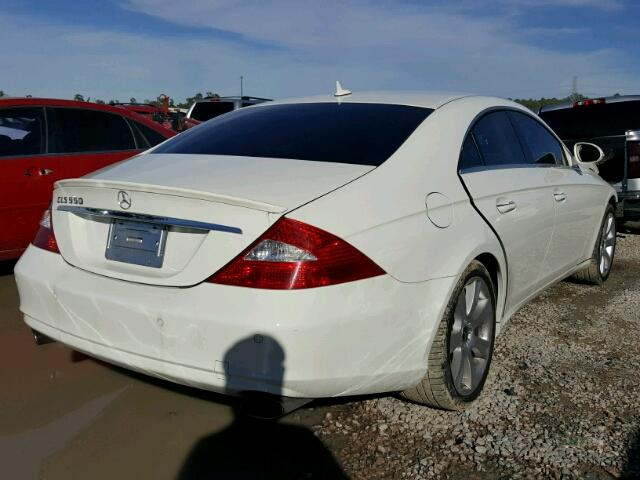 WDDDJ72X68A116896 - 2008 MERCEDES-BENZ CLS 550 WHITE photo 4