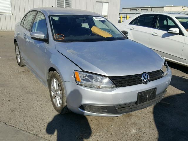 3VWDZ7AJ2BM120273 - 2011 VOLKSWAGEN JETTA SE 银色 照片 1