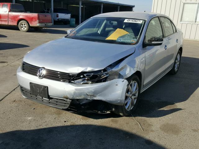 3VWDZ7AJ2BM120273 - 2011 VOLKSWAGEN JETTA SE 银色 照片 2