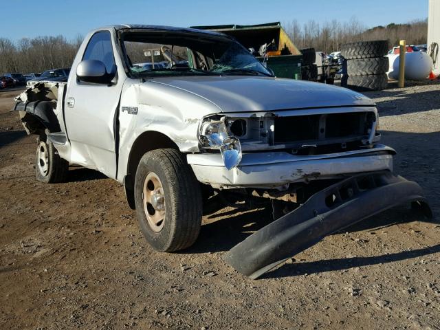 2FTRF07272CA71866 - 2002 FORD F150 SILVER photo 1