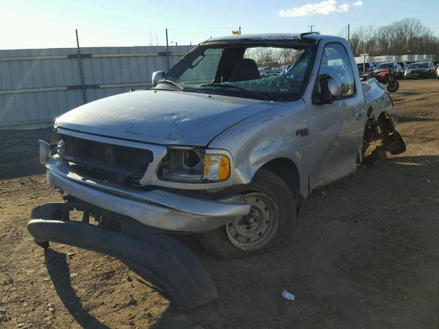 2FTRF07272CA71866 - 2002 FORD F150 SILVER photo 2