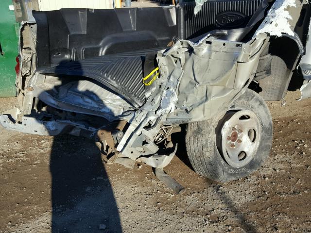 2FTRF07272CA71866 - 2002 FORD F150 SILVER photo 9