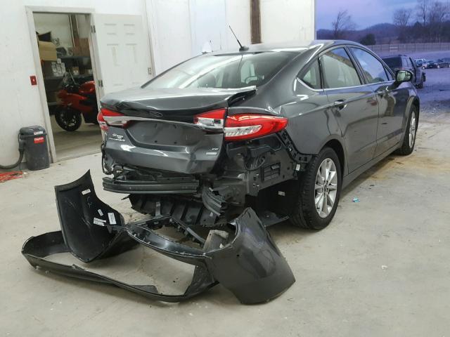 3FA6P0HD7HR332726 - 2017 FORD FUSION SE GRAY photo 4