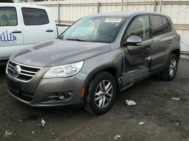 WVGBV7AX9BW526590 - 2011 VOLKSWAGEN TIGUAN S GRAY photo 2