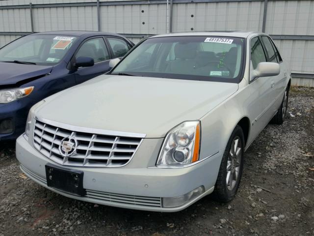 1G6KD5EY3AU102396 - 2010 CADILLAC DTS LUXURY CREAM photo 2