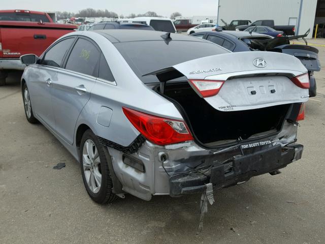 5NPEC4AC6CH332030 - 2012 HYUNDAI SONATA SE SILVER photo 3