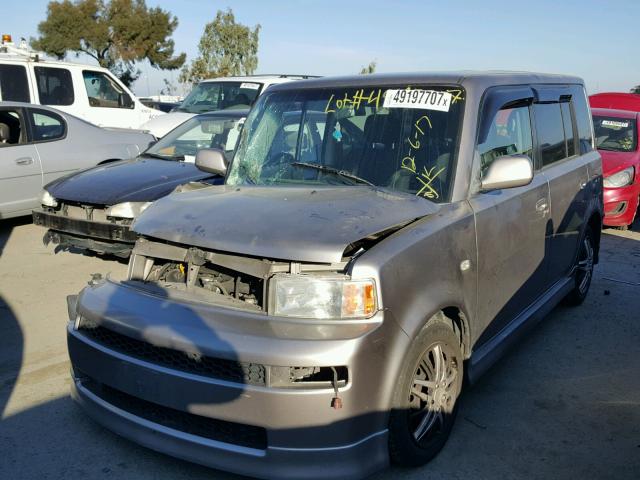 JTLKT324340149997 - 2004 TOYOTA SCION XB GRAY photo 2