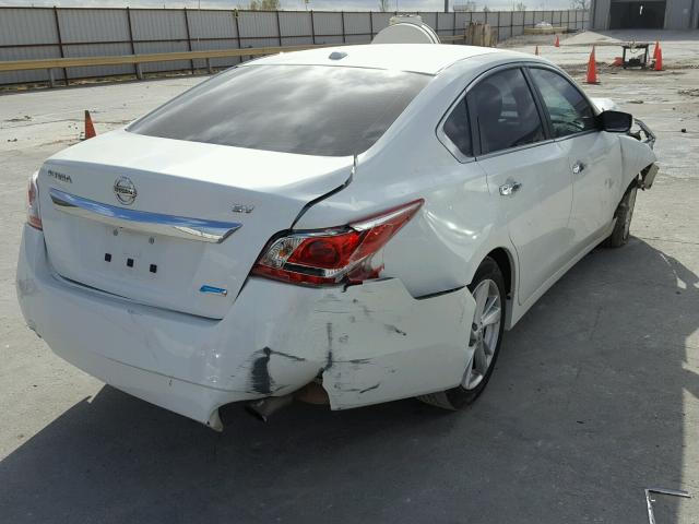 1N4AL3AP0DN400843 - 2013 NISSAN ALTIMA 2.5 WHITE photo 4