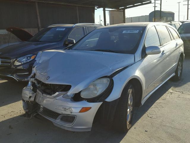 4JGCB65E26A028248 - 2006 MERCEDES-BENZ R 350 GRAY photo 2