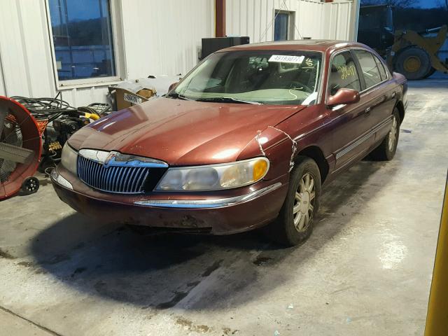 1LNHM97V6YY767518 - 2000 LINCOLN CONTINENTA MAROON photo 2