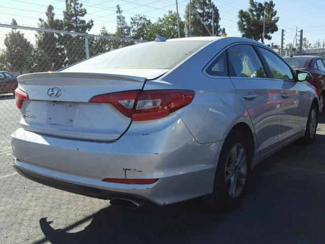 5NPE24AF3FH209867 - 2015 HYUNDAI SONATA SE SILVER photo 4