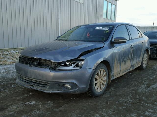 3VWDK7AJ0DM416240 - 2013 VOLKSWAGEN JETTA SE 灰色 照片 2