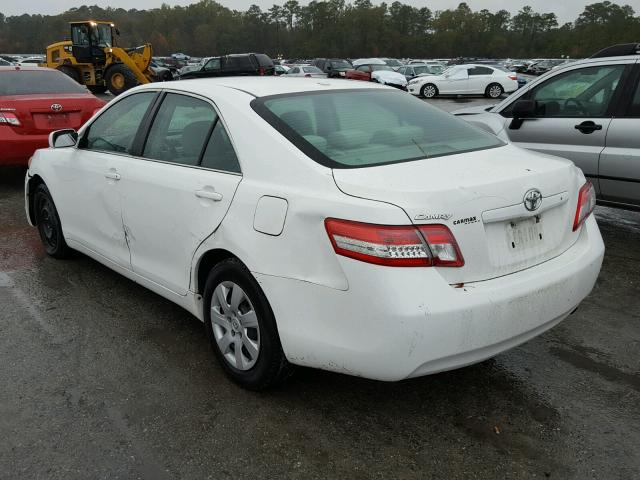 4T1BF3EK8BU623442 - 2011 TOYOTA CAMRY BASE WHITE photo 3