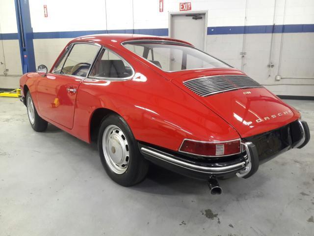 00000000000305641 - 1967 PORSCHE 911 RED photo 2