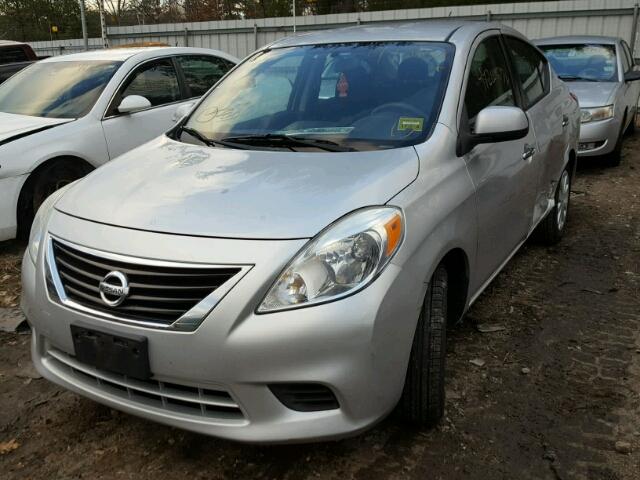 3N1CN7AP4CL812074 - 2012 NISSAN VERSA S SILVER photo 2