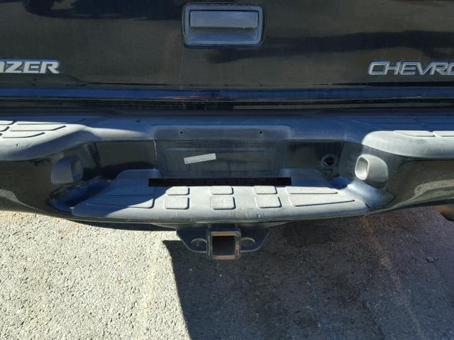 1GNCS13W8W2288660 - 1998 CHEVROLET BLAZER BLACK photo 9