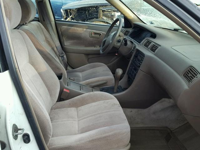 JT2BG22K9X0277408 - 1999 TOYOTA CAMRY LE თეთრი ფოტო 5