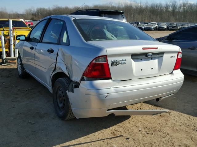 1FAFP34NX5W286138 - 2005 FORD FOCUS ZX4 SILVER photo 3