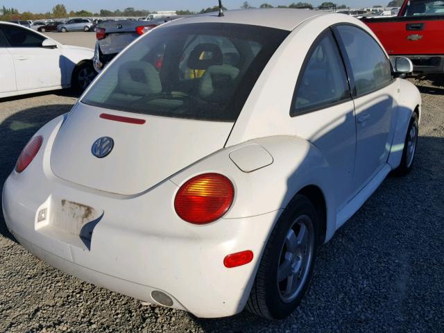 3VWCC21C2XM421733 - 1999 VOLKSWAGEN NEW BEETLE 白色 照片 4