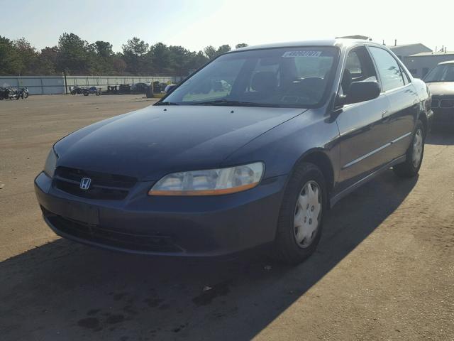 1HGCG6652YA137110 - 2000 HONDA ACCORD LX BLUE photo 2