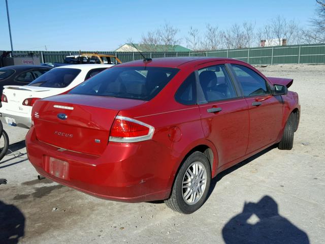 1FAHP3FN3AW138879 - 2010 FORD FOCUS SE RED photo 4