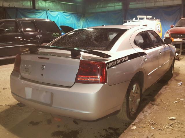 2B3KA43G26H390305 - 2006 DODGE CHARGER SE SILVER photo 4