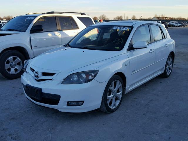 JM1BK343381149565 - 2008 MAZDA 3 HATCHBAC WHITE photo 2