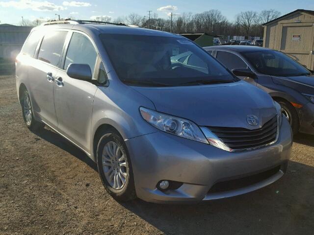 5TDYK3DC9BS031749 - 2011 TOYOTA SIENNA XLE SILVER photo 1