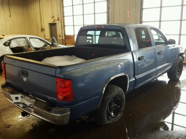 1D7HE28K65S114642 - 2005 DODGE DAKOTA QUA BLUE photo 4