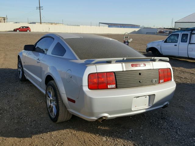 1ZVFT82H165133569 - 2006 FORD MUSTANG GT SILVER photo 3