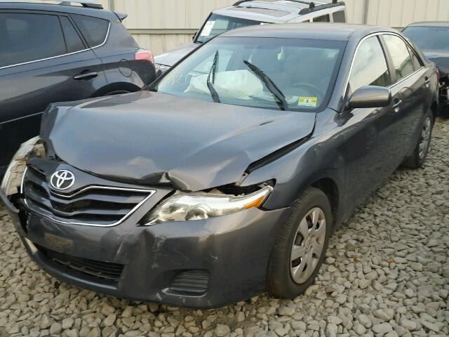 4T1BF3EK5BU738872 - 2011 TOYOTA CAMRY BASE GRAY photo 2