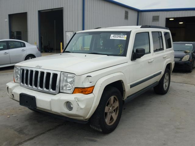 1J8HH48K88C114842 - 2008 JEEP COMMANDER WHITE photo 2