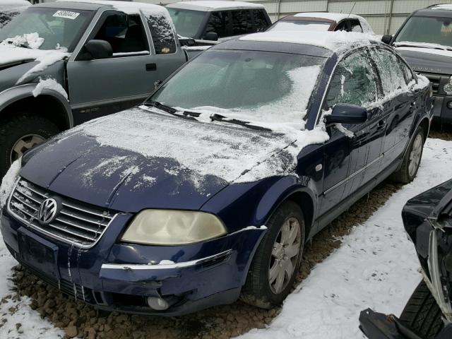 WVWRH63B92P340967 - 2002 VOLKSWAGEN PASSAT GLX BLUE photo 2