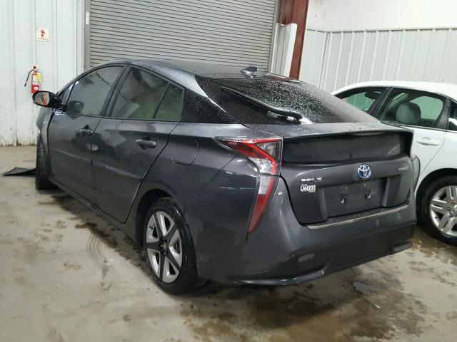 JTDKARFU4H3030908 - 2017 TOYOTA PRIUS GRAY photo 3