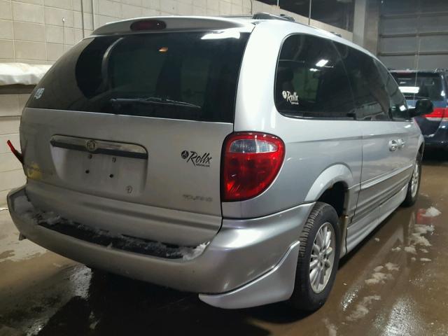 2C4GP54L44R538899 - 2004 CHRYSLER TOWN & COU 银色 照片 4