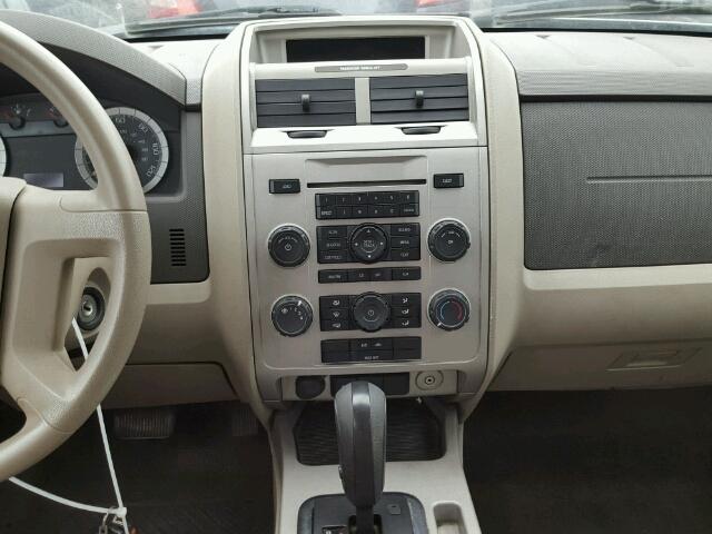 1FMCU03168KB12691 - 2008 FORD ESCAPE XLT SILVER photo 9