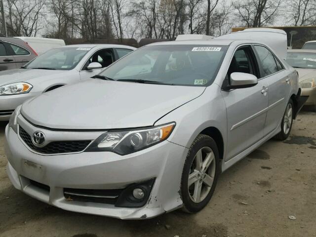 4T1BF1FK8EU835670 - 2014 TOYOTA CAMRY L SILVER photo 2