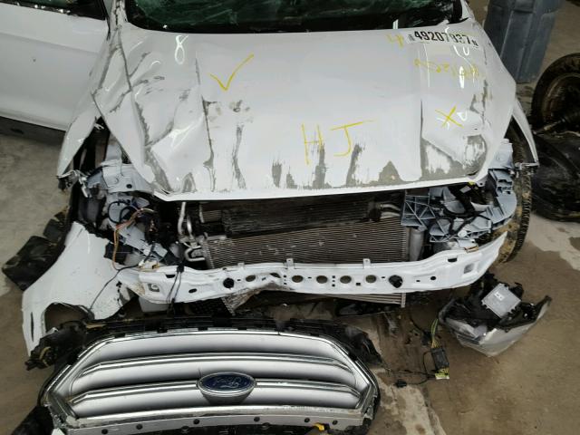 1FMCU9G93HUA25680 - 2017 FORD ESCAPE SE WHITE photo 7