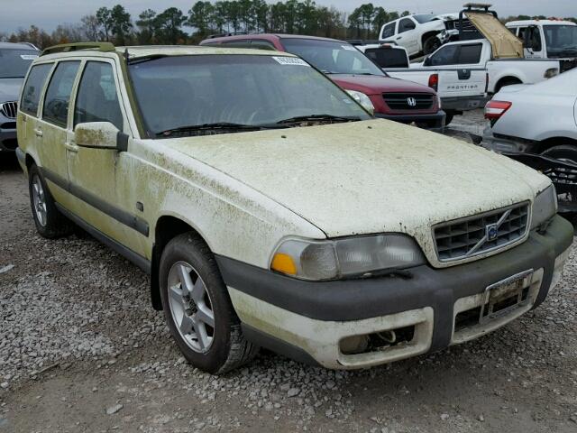 YV1LZ56D0X2564184 - 1999 VOLVO V70 XC CREAM photo 1