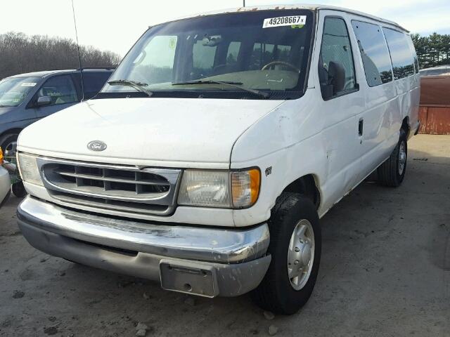 1FBSS31L51HA65222 - 2001 FORD ECONOLINE WHITE photo 2