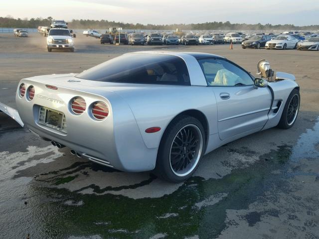 1G1YY22G335116844 - 2003 CHEVROLET CORVETTE GRAY photo 4